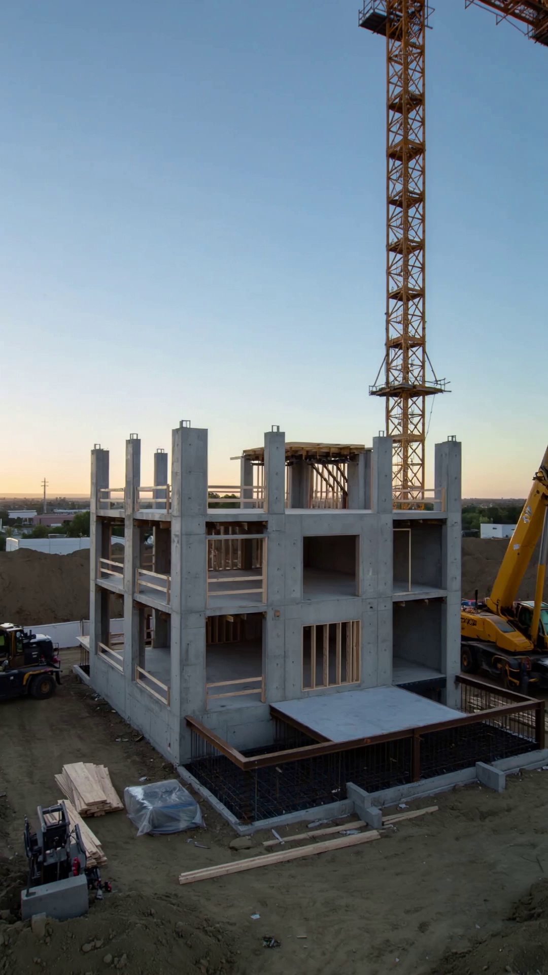 A continuation timelapse of house construction from the foundation ...